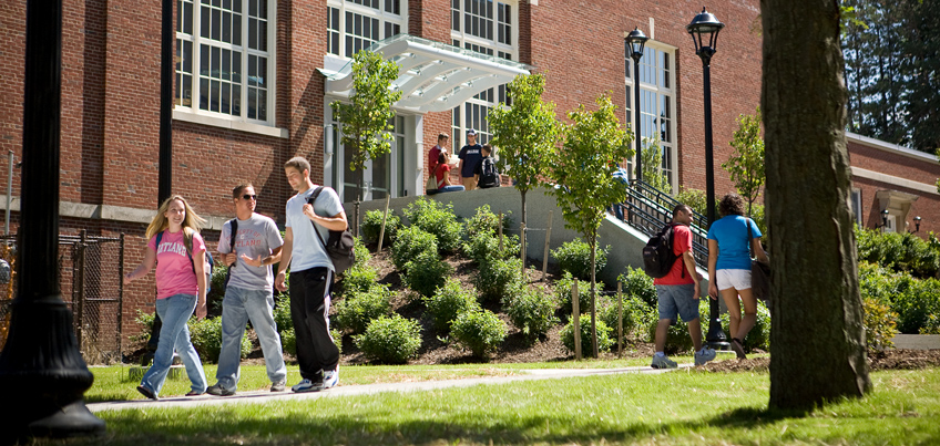 Students walking between Moffett Center and Sperry Center