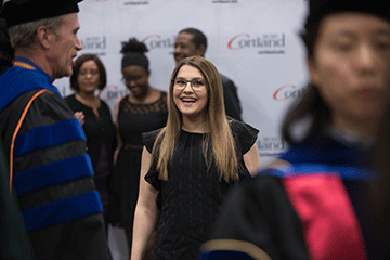 Honors_Convocation_smiling_female_2018_.gif