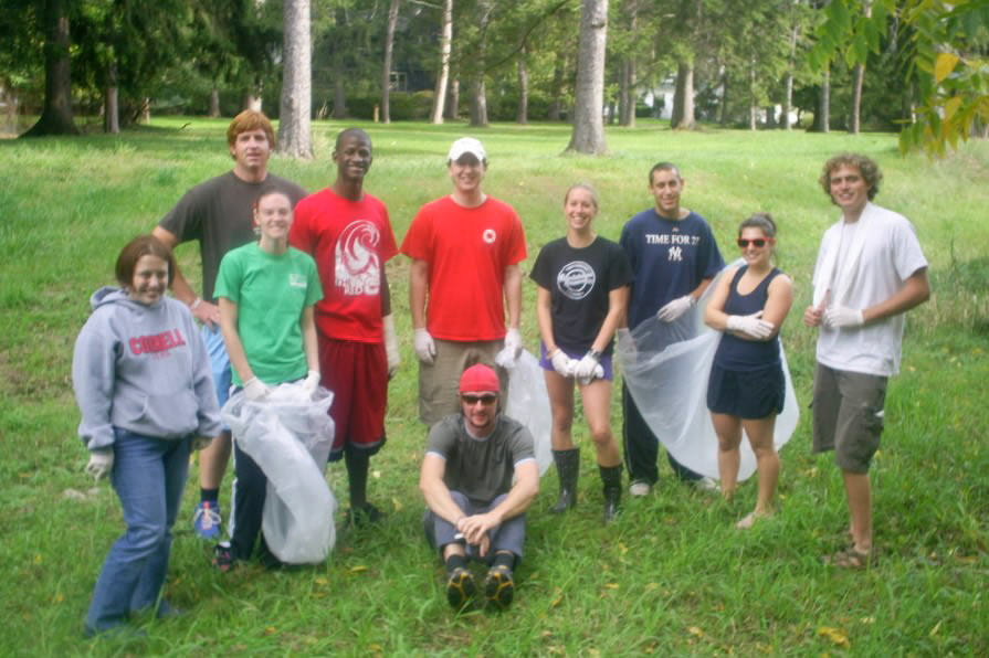 Group photo of volunteers at the SCRA River Cleanup 2010