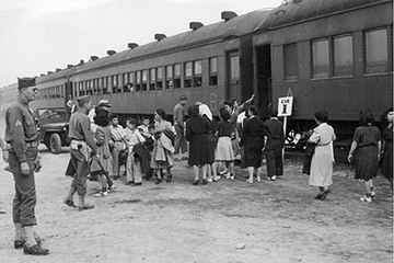 WW II Japanese-American Victim to Speak