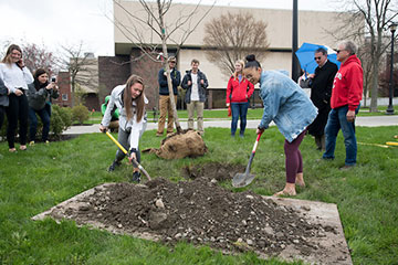 Make a Difference Day returns for campus spring cleaning