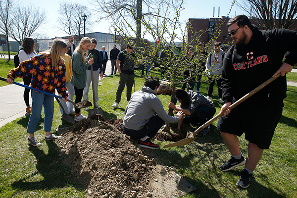 Students can earn money by choosing to be environmentally friendly