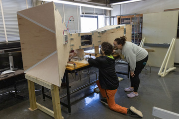 Physics class using brand-new wind tunnel