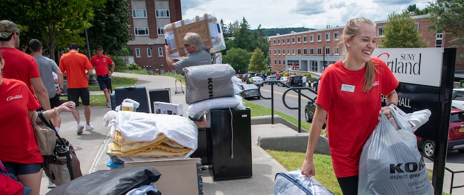 Students moving in for Fall semester