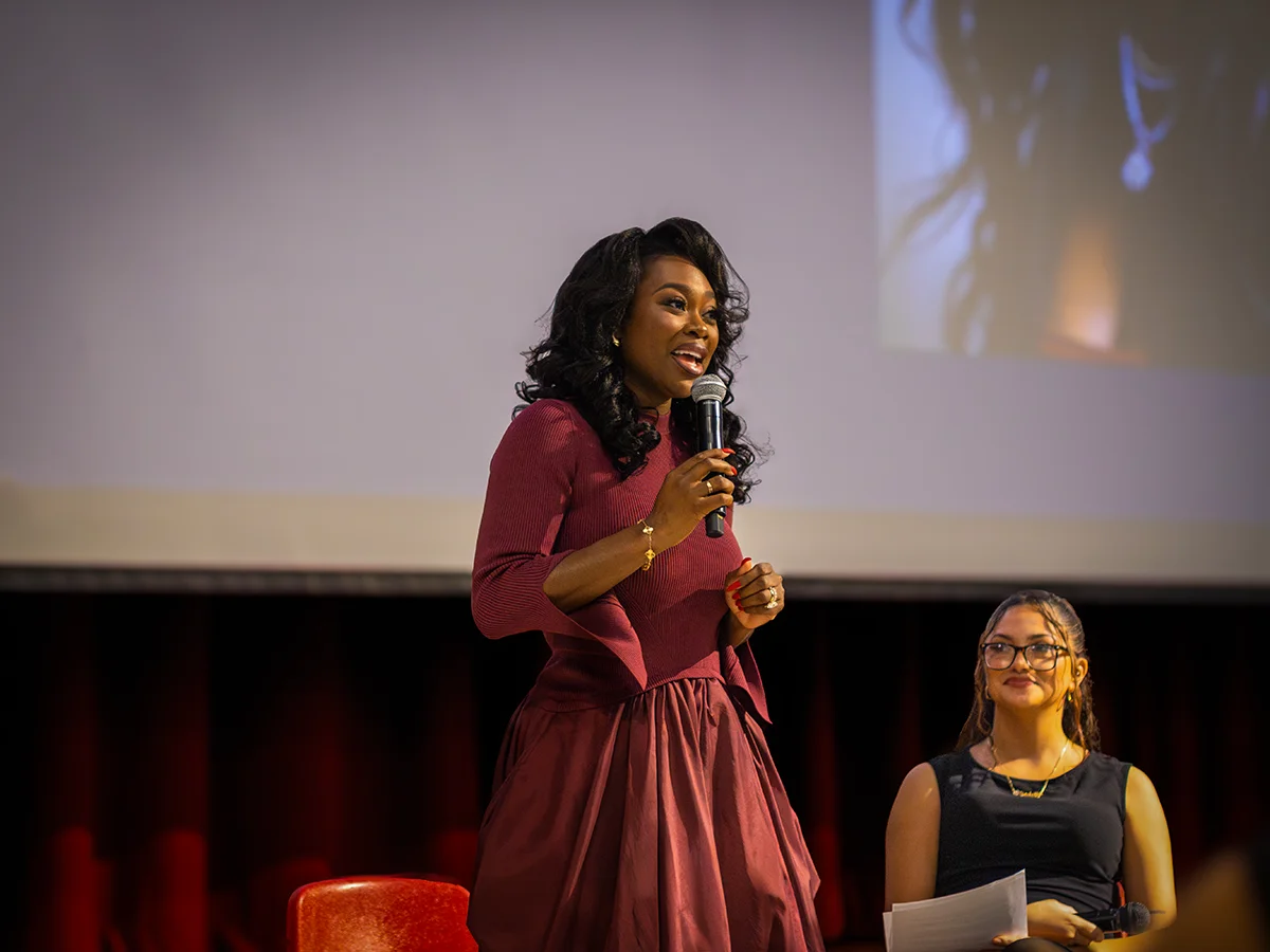 Shontay Lundy 04 speaking at Abraham Lincoln De Mond Day