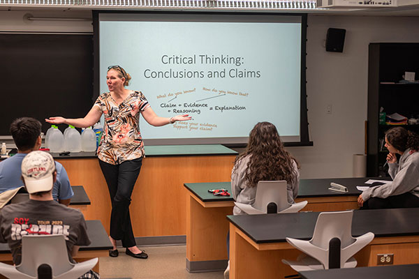 Laura Eierman speaks to accepted first-year students.