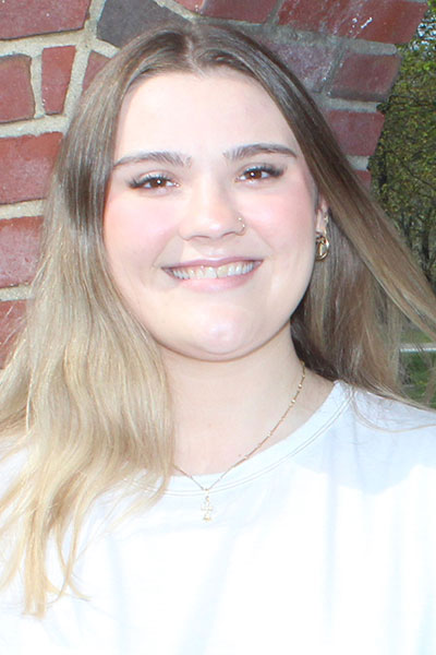 Chloe Wirth